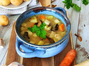 Domáca zemiaková polievka s hubami