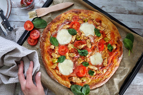 Domáca pizza na plech - recept na cesto z pizzerie